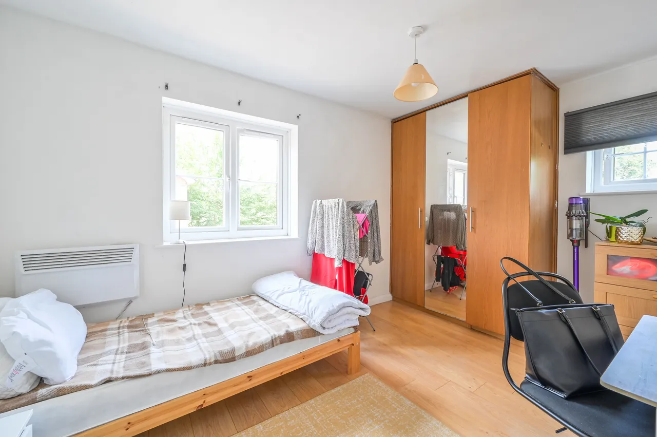 1 bed flat for sale — 42 Athol Square, London