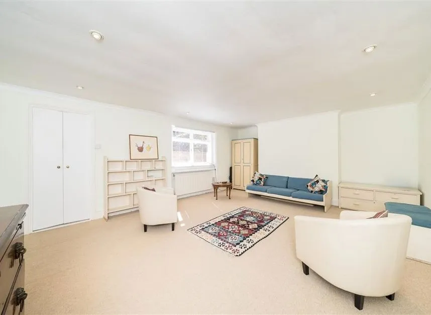 Groveway, Stockwell, SW9, photo 12