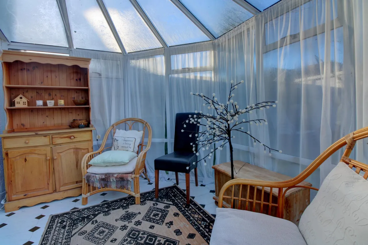 Half Moon Lane, Worthing, BN13, photo 3