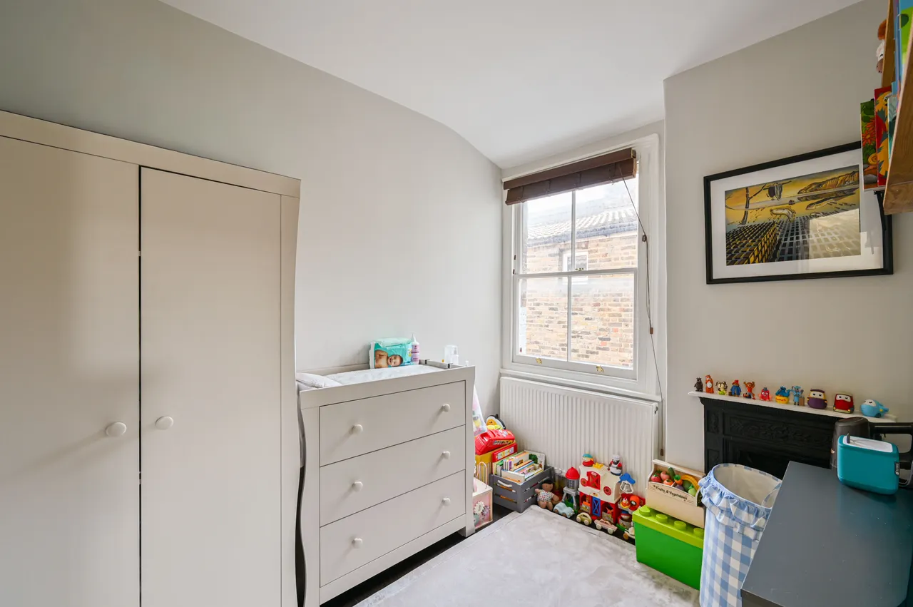 45 Charlmont Road, London, photo 5