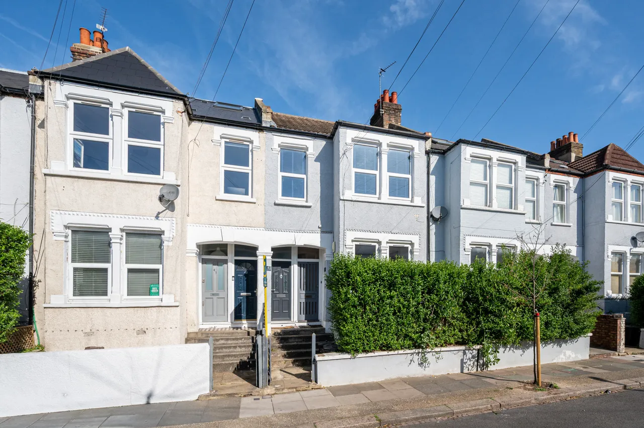 45 Charlmont Road, London, photo 9