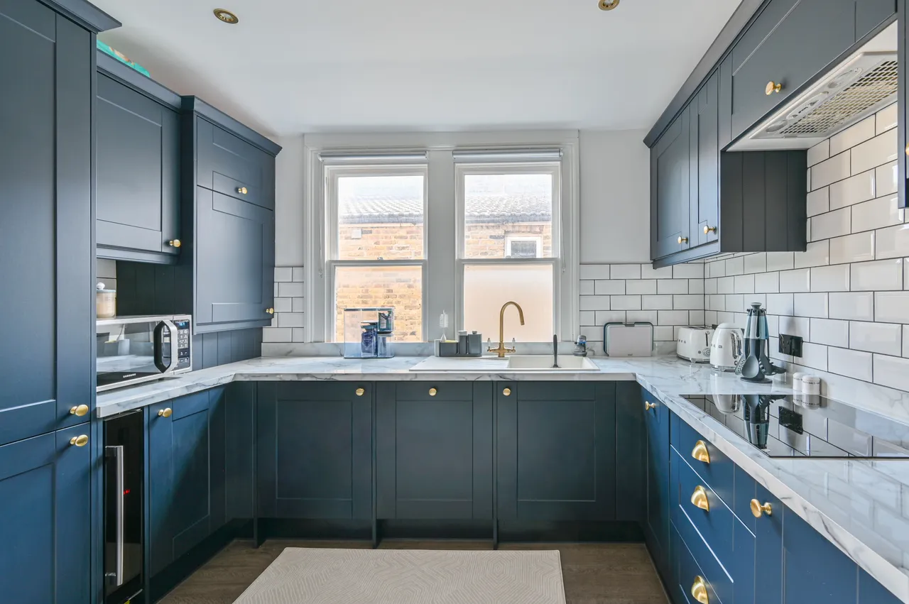 45 Charlmont Road, London, photo 3
