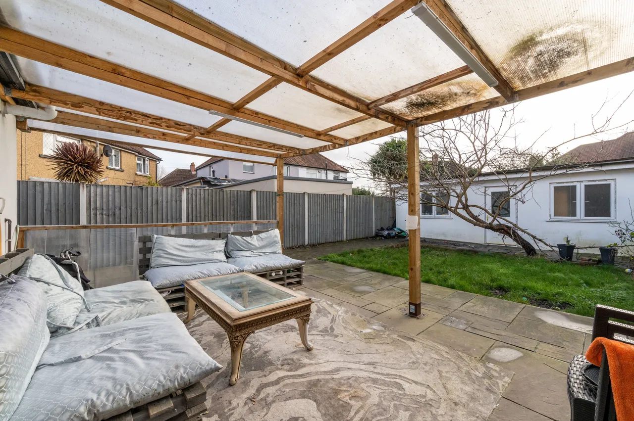 35 Westbourne Road, Feltham, photo 12
