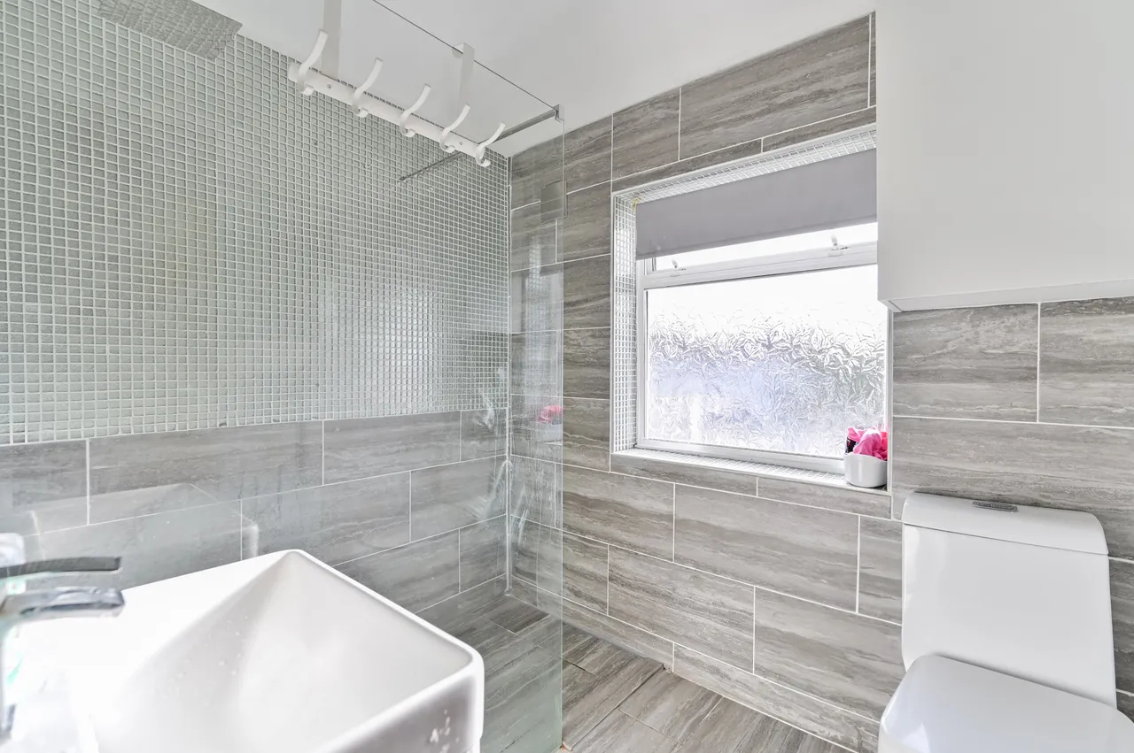 35 Westbourne Road, Feltham, photo 10