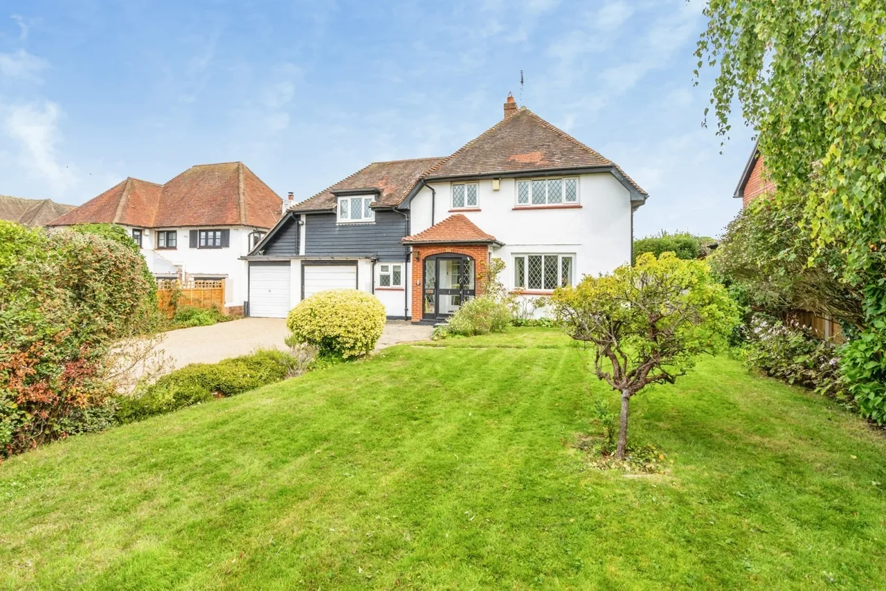 West Close, Middleton-on-Sea, PO22, photo 3