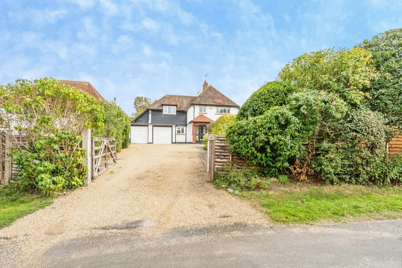 West Close, Middleton-on-Sea, PO22, photo 13
