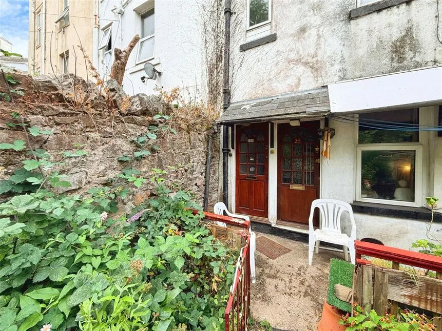 1 bed flat for sale — Magdalene Road, Torquay, Devon, TQ1