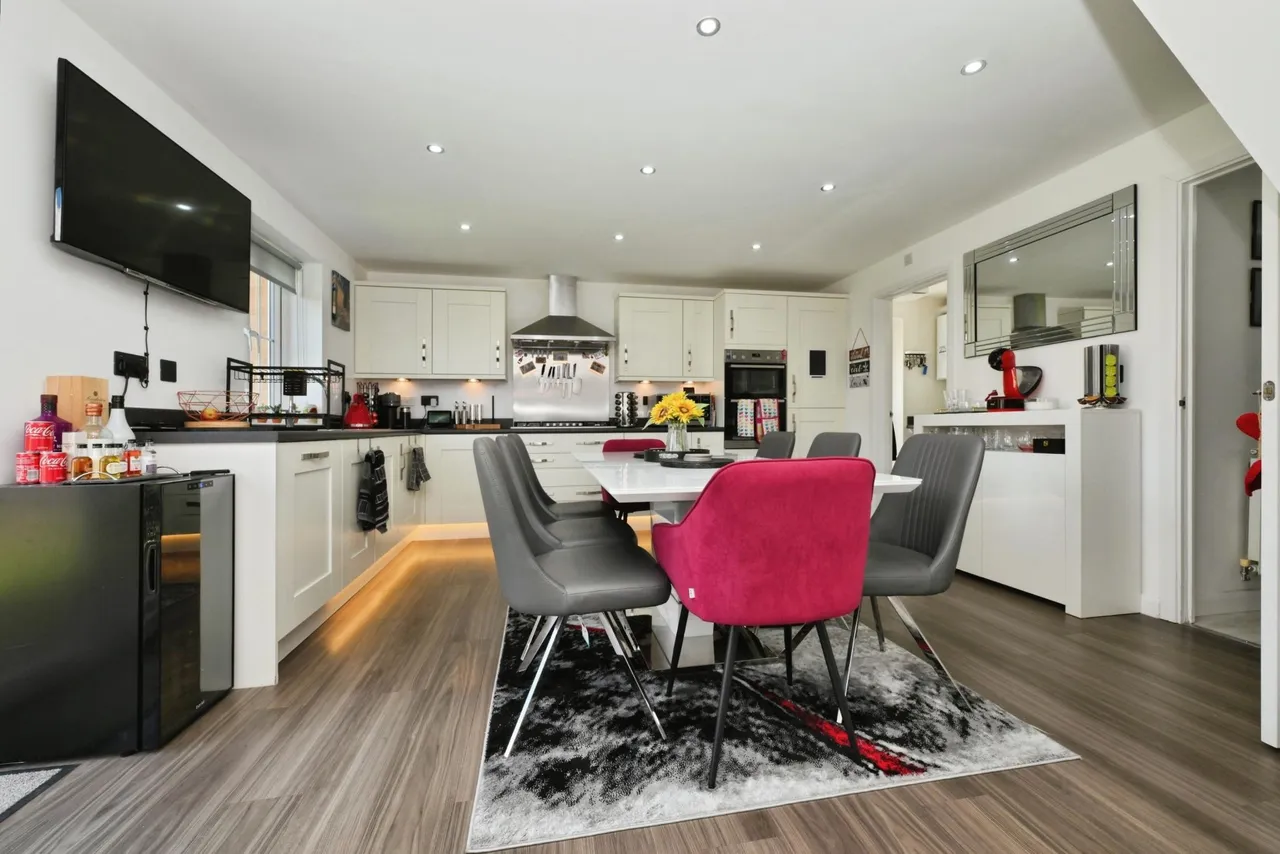 Hanslope Close, Papworth Everard, CB23, photo 6
