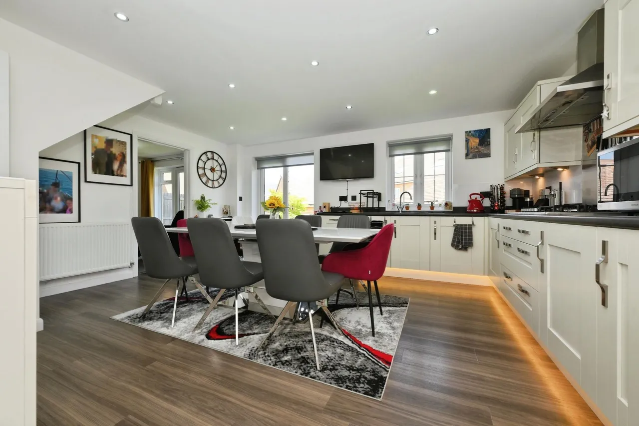 Hanslope Close, Papworth Everard, CB23, photo 4