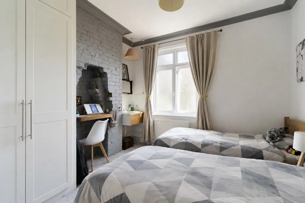 St Augustines Avenue, South Croydon CR2 6JG, photo 9