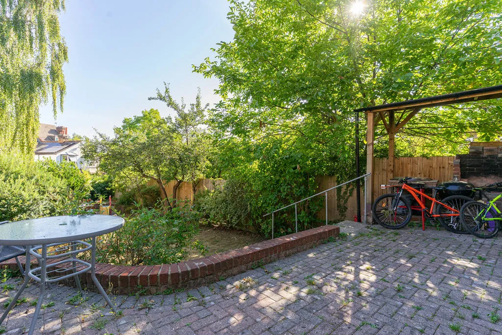 St Augustines Avenue, South Croydon CR2 6JG, photo 14