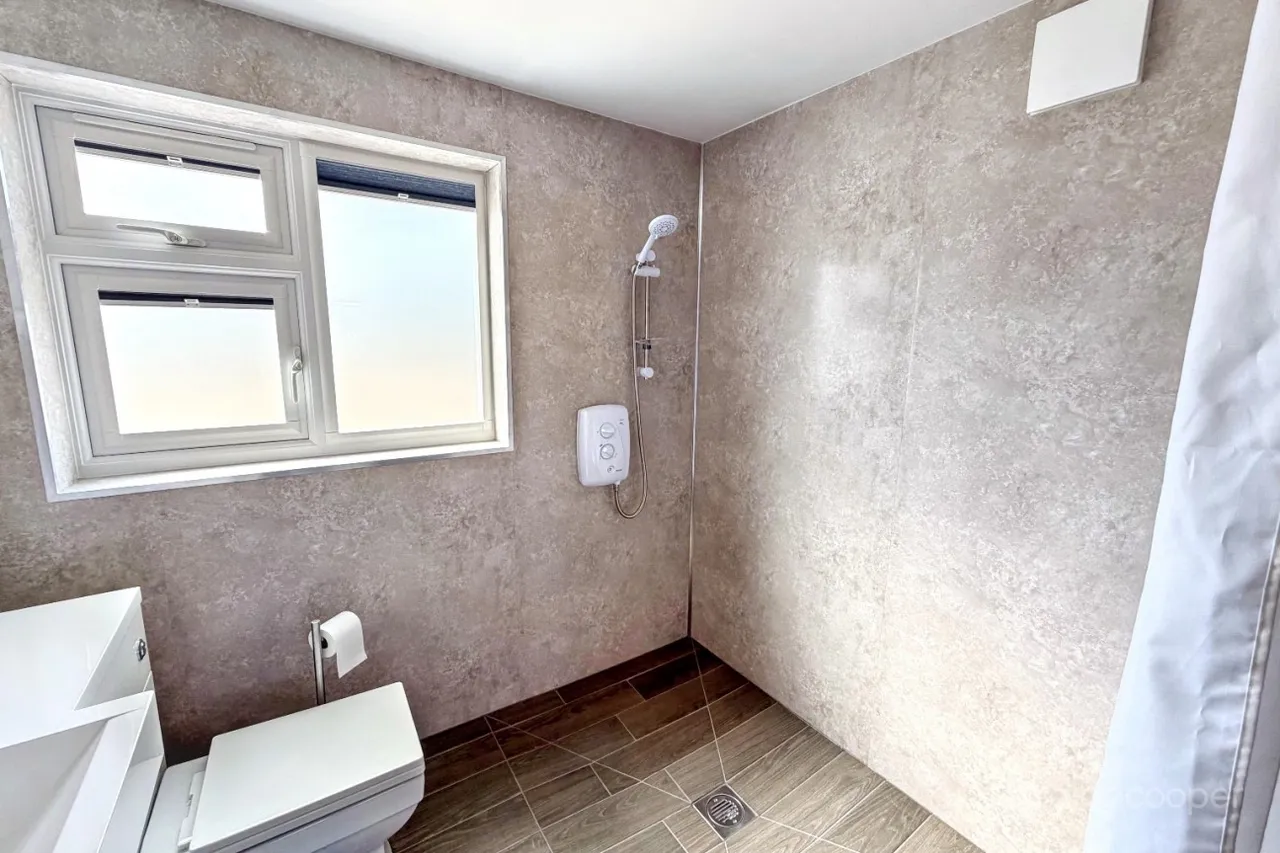 Higham Lane, Nuneaton, CV11, photo 17
