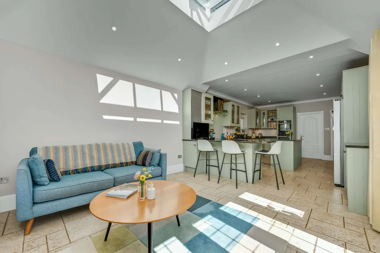 Copsem Lane, Esher, Surrey, KT10 9HB, photo 7