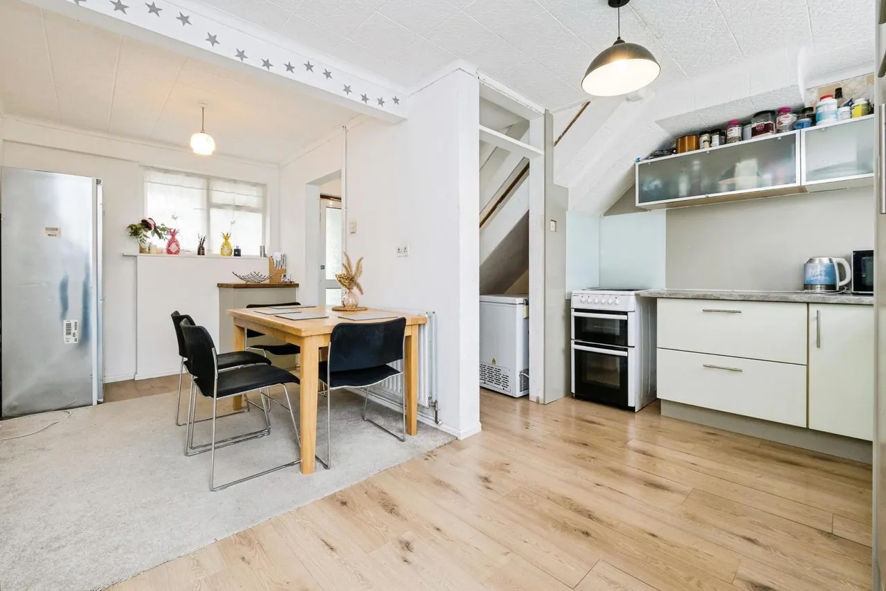 Harlow Road, RAINHAM, Essex, RM13, photo 6