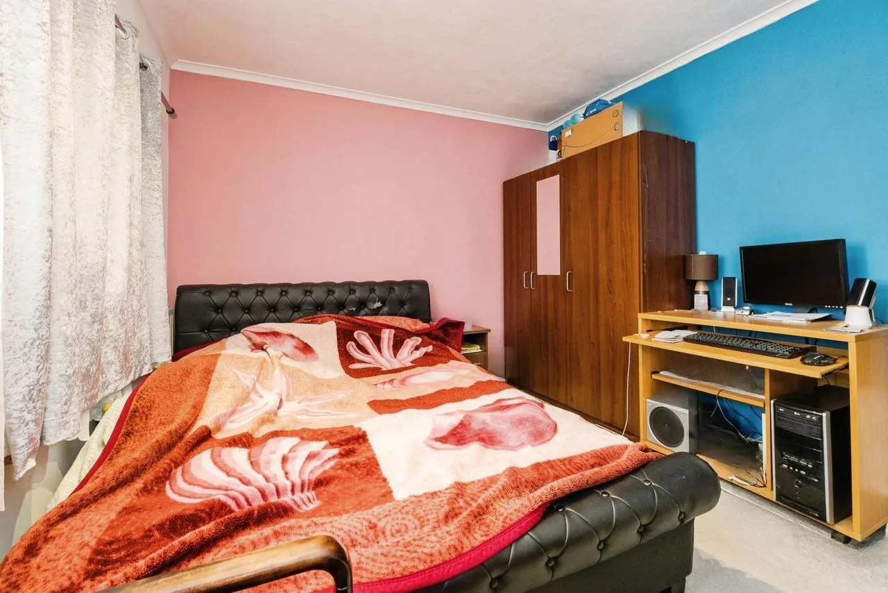 Harlow Road, RAINHAM, Essex, RM13, photo 15
