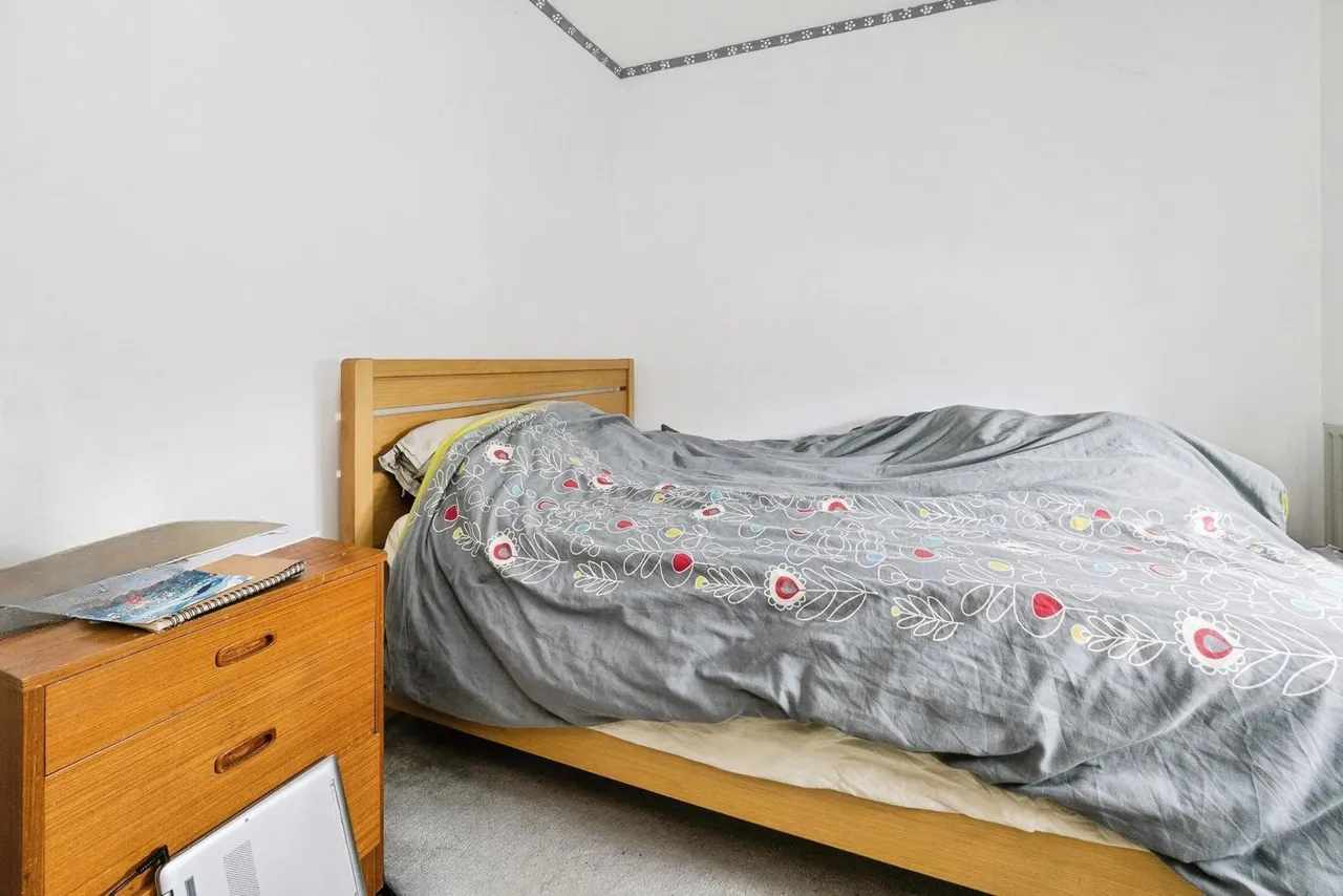 Harlow Road, RAINHAM, Essex, RM13, photo 13