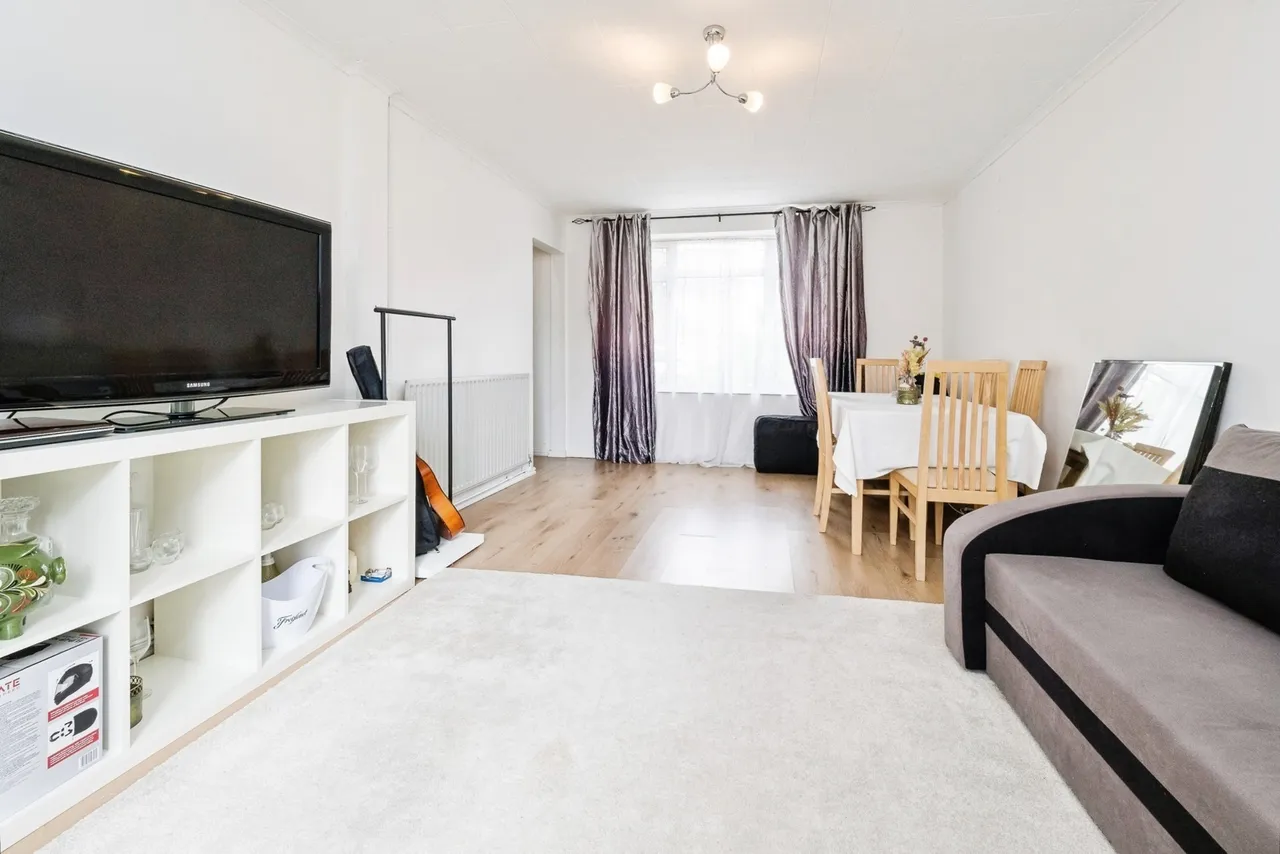 Harlow Road, RAINHAM, Essex, RM13, photo 4