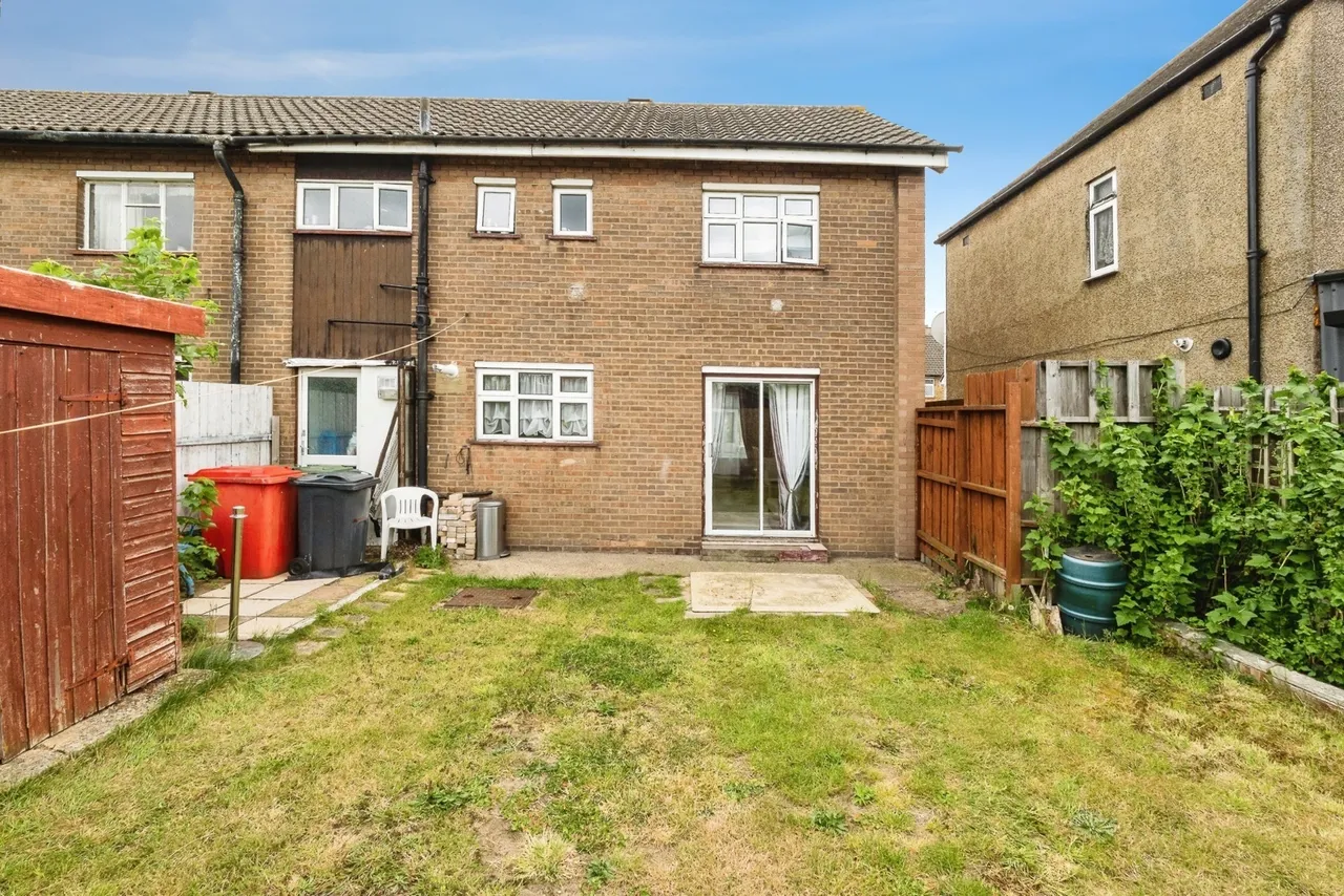 Harlow Road, RAINHAM, Essex, RM13, photo 17