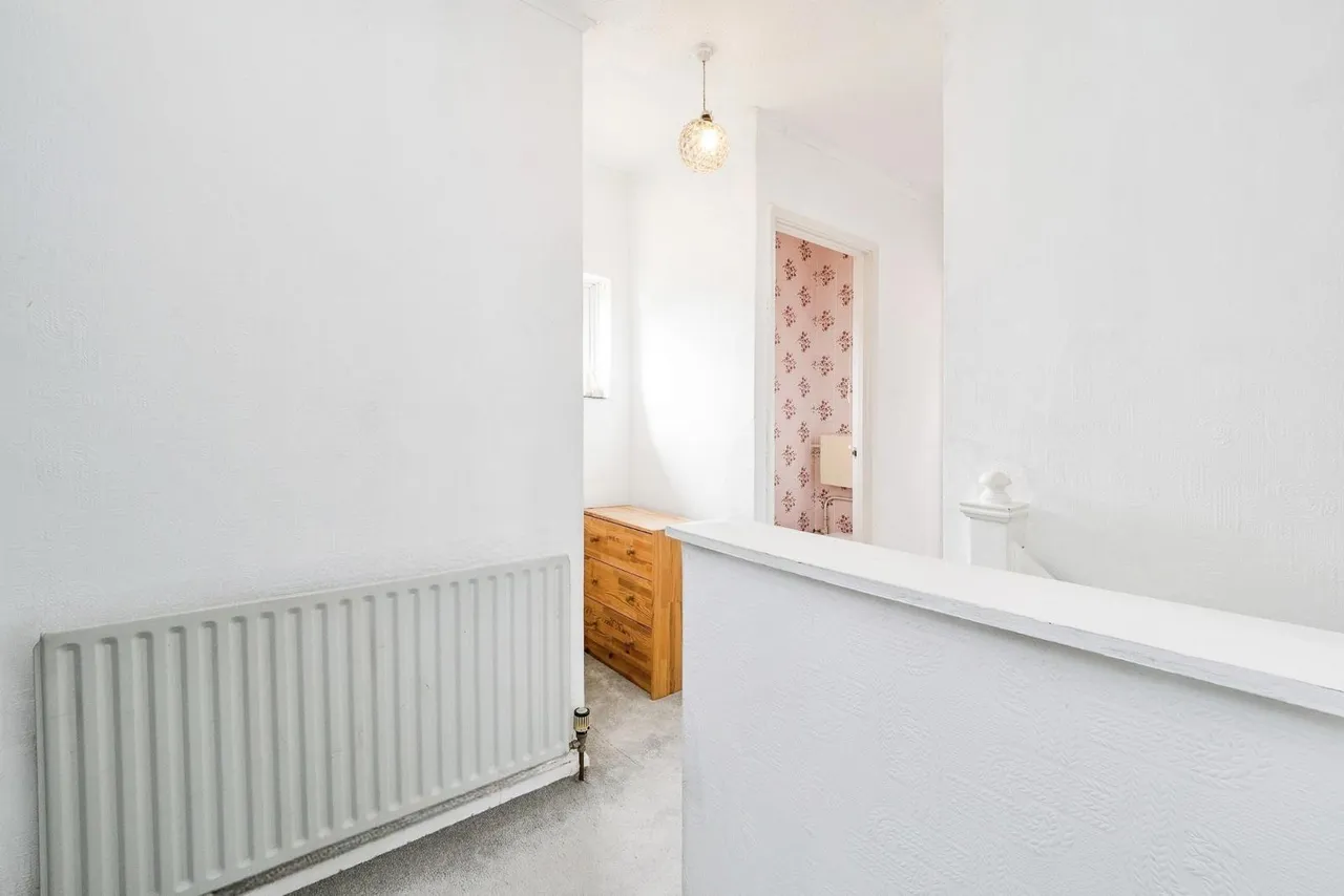 Harlow Road, RAINHAM, Essex, RM13, photo 8