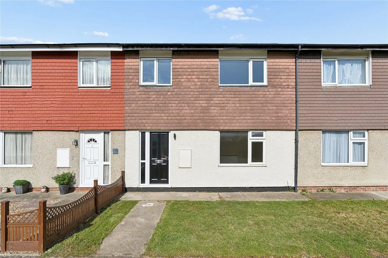 3 bed house for sale — Winfields, Pitsea, Basildon, Essex, SS13
