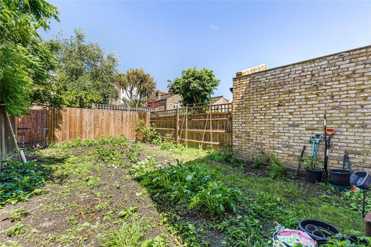 Ribblesdale Road, Furzedown, photo 16