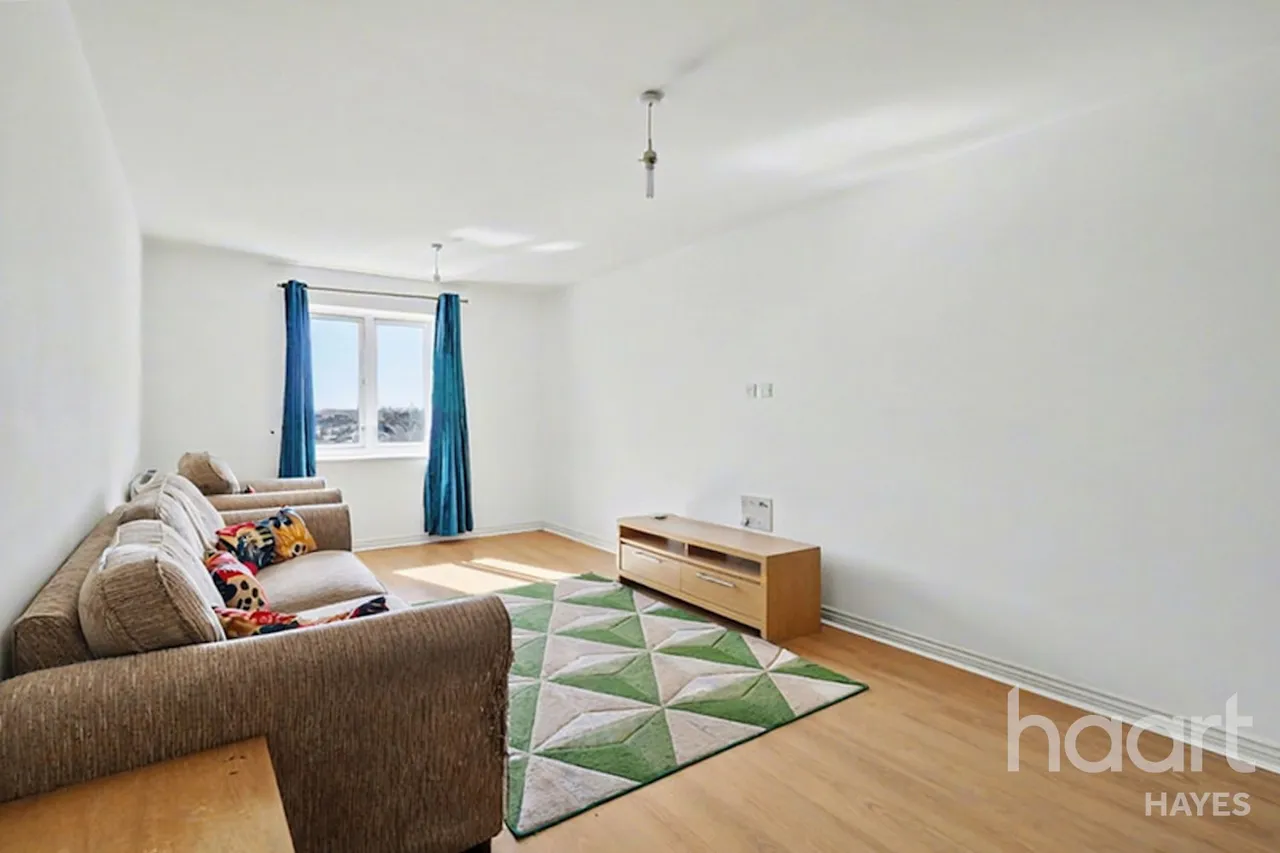 Varcoe Gardens, Hayes, UB3, photo 3