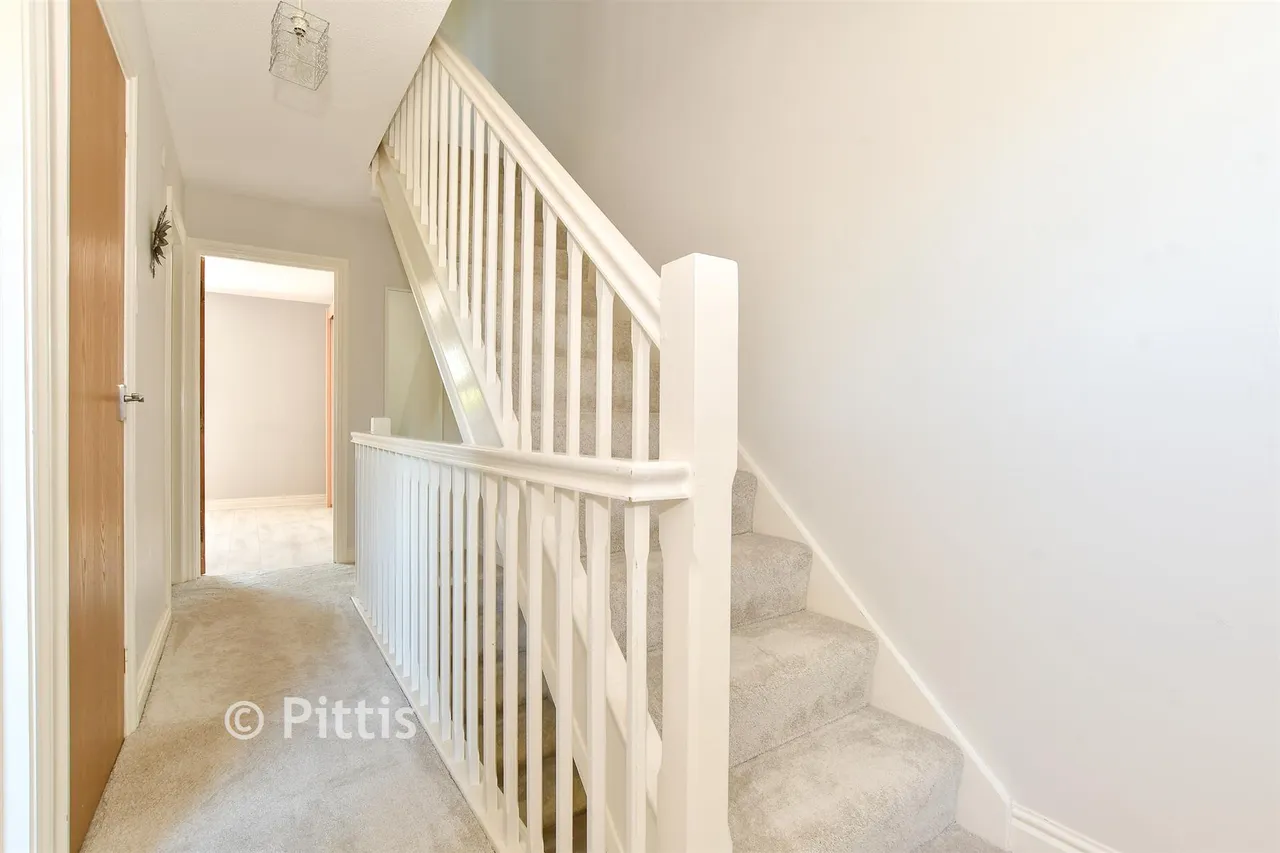 East Hill Road, Ryde, PO33, photo 10