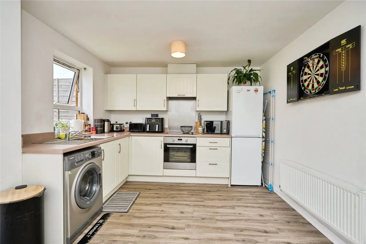 Godric Road, Newport, PO30, photo 3