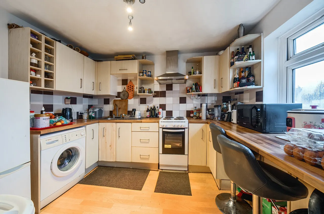 The Cloisters, Frimley, Camberley, Surrey, GU16 7JN, photo 4