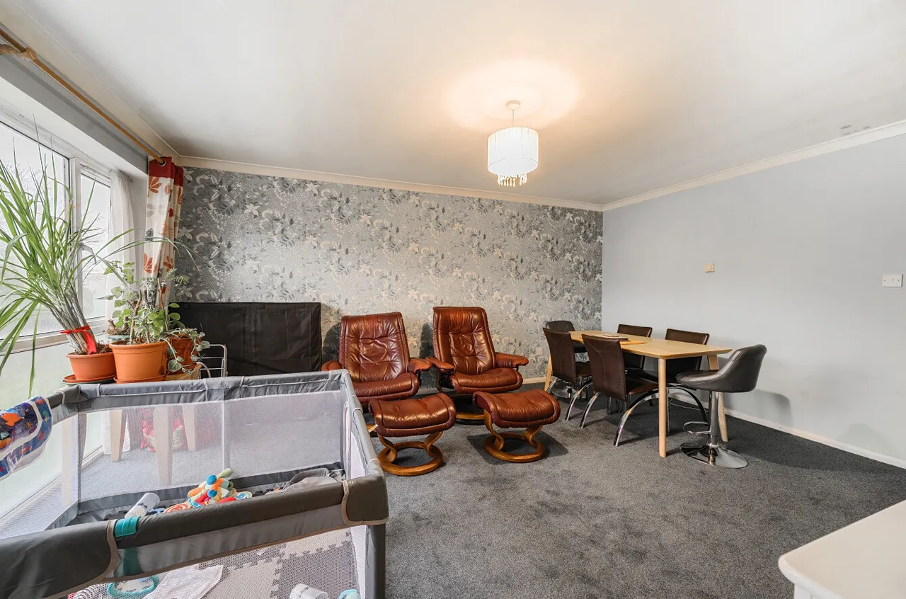 The Cloisters, Frimley, Camberley, Surrey, GU16 7JN, photo 2