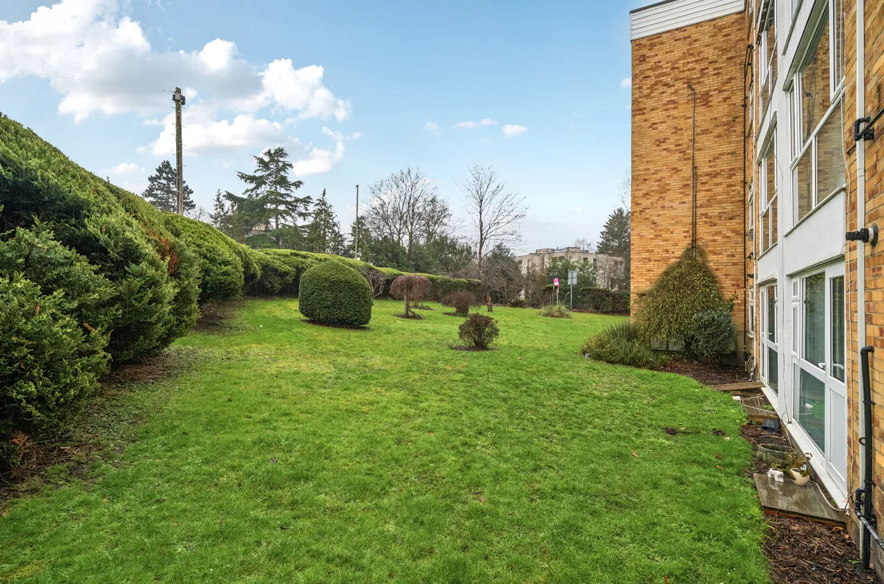 The Cloisters, Frimley, Camberley, Surrey, GU16 7JN, photo 8