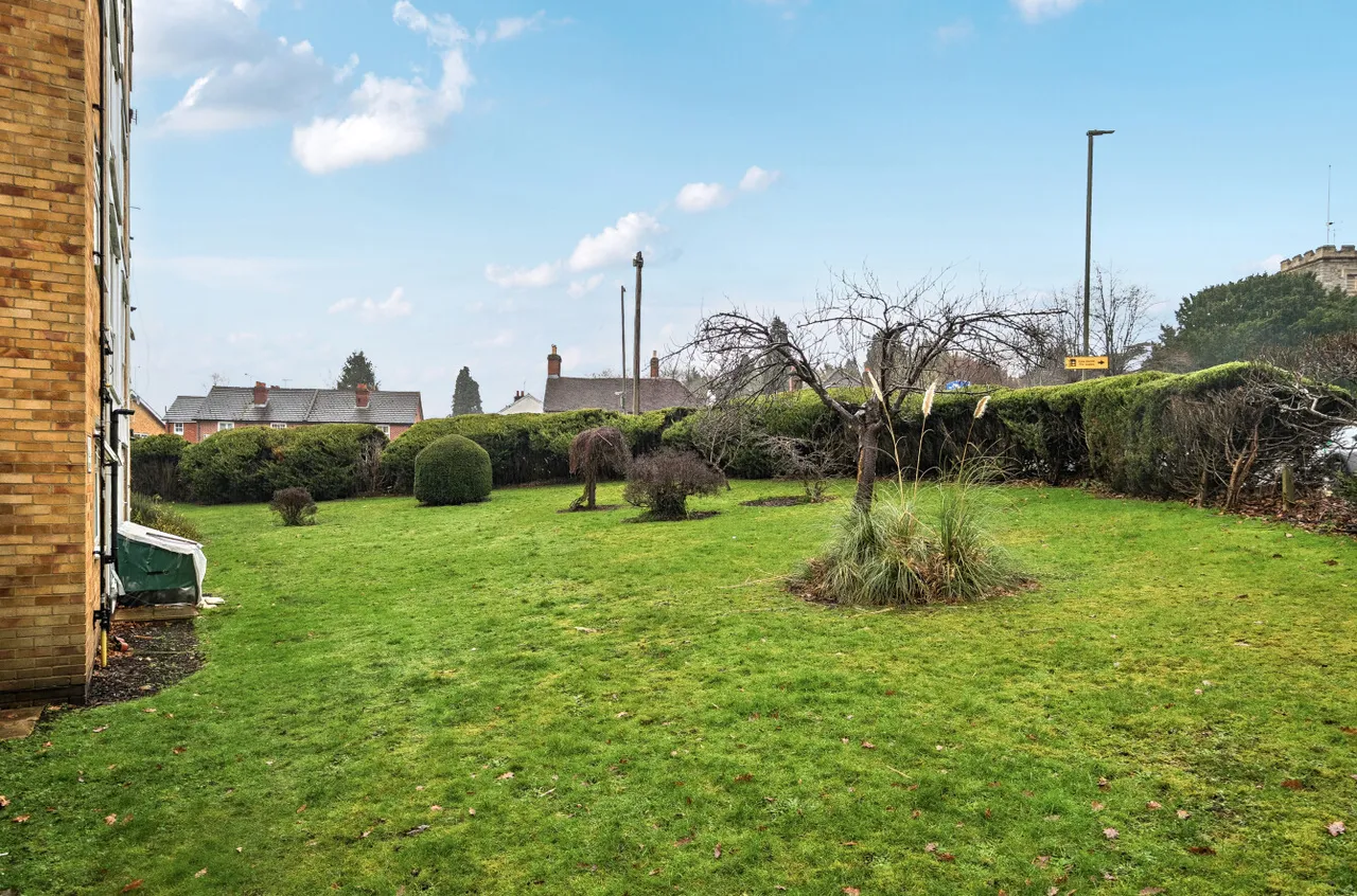 The Cloisters, Frimley, Camberley, Surrey, GU16 7JN, photo 10