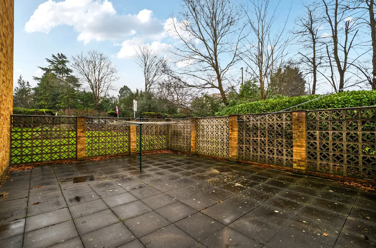 The Cloisters, Frimley, Camberley, Surrey, GU16 7JN, photo 9