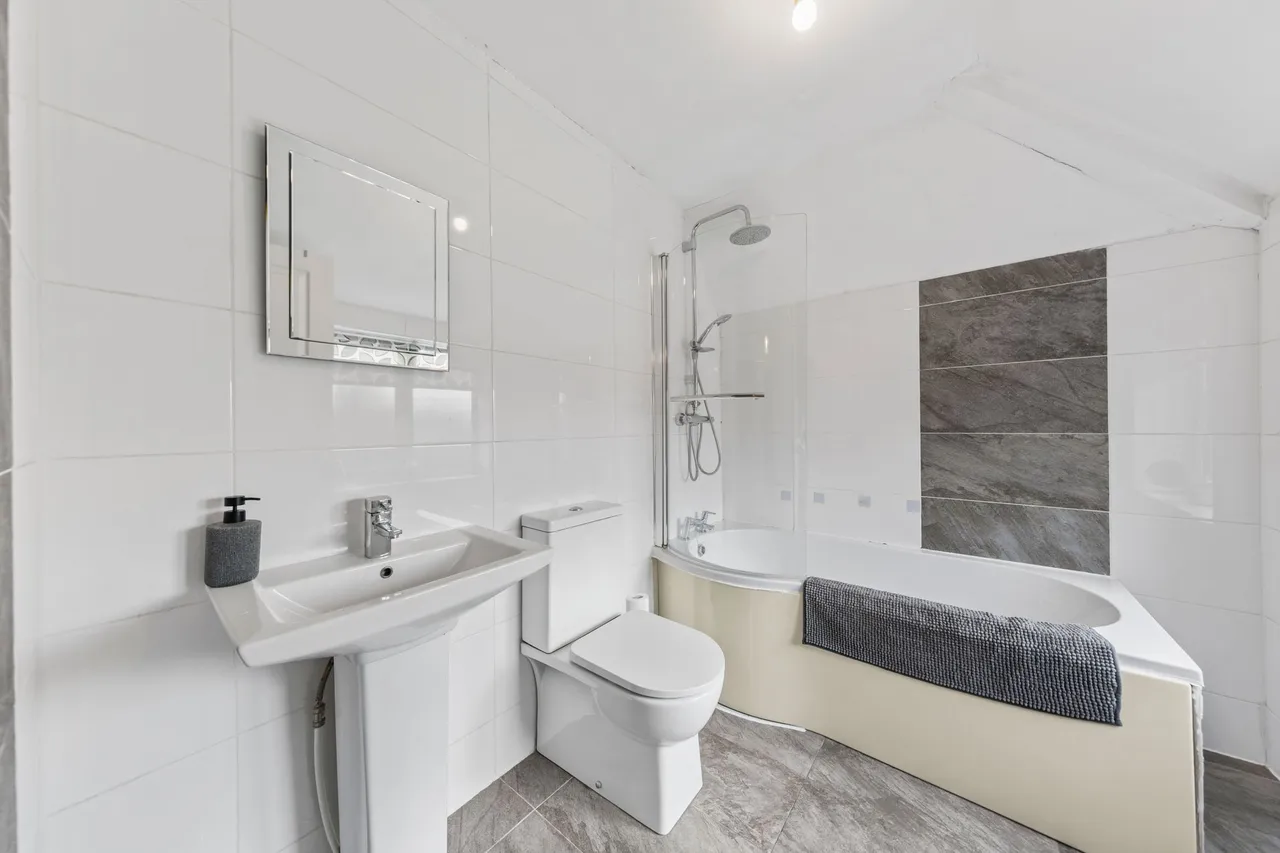 Gig Lane, Woolston, Warrington, WA1 4EE, photo 6