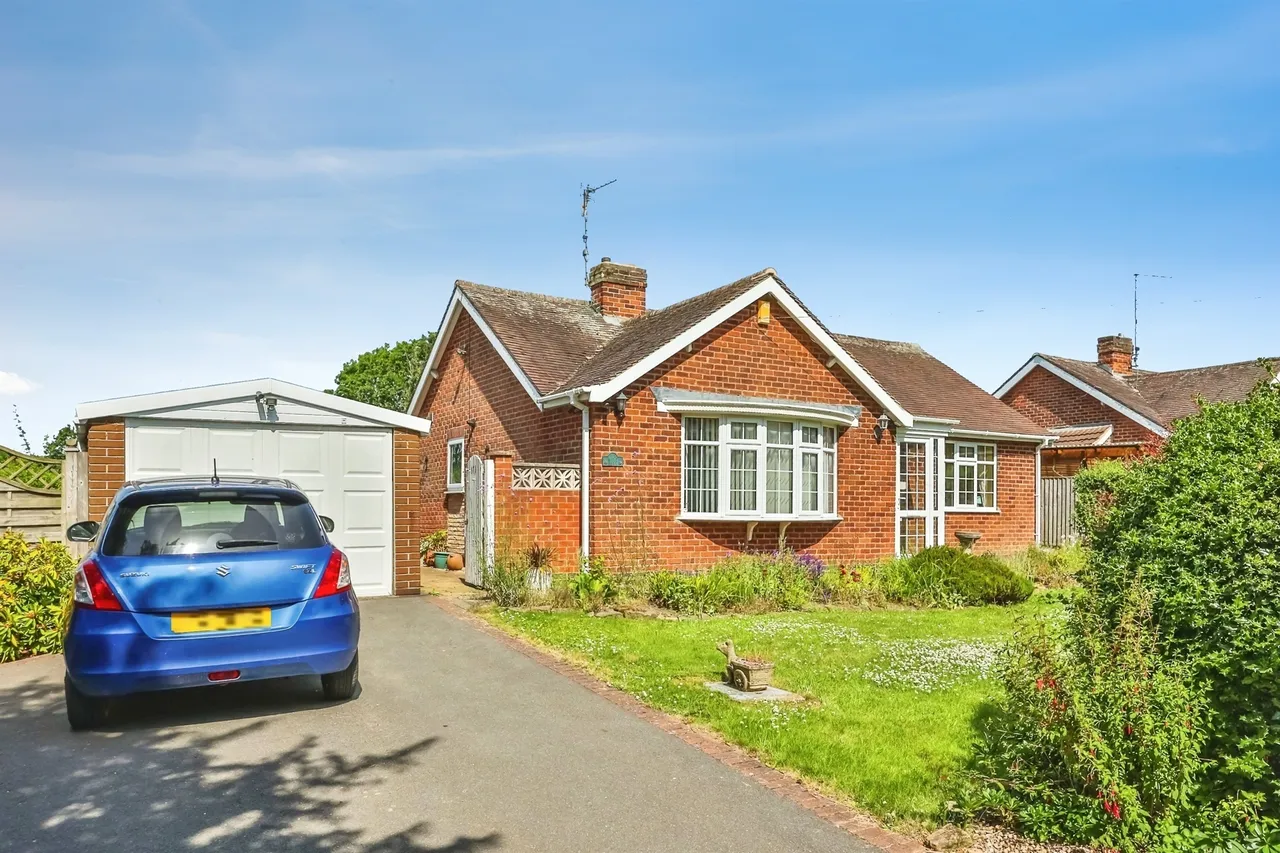 3 bed house for sale, Moorgreen, Newthorpe, NG16
