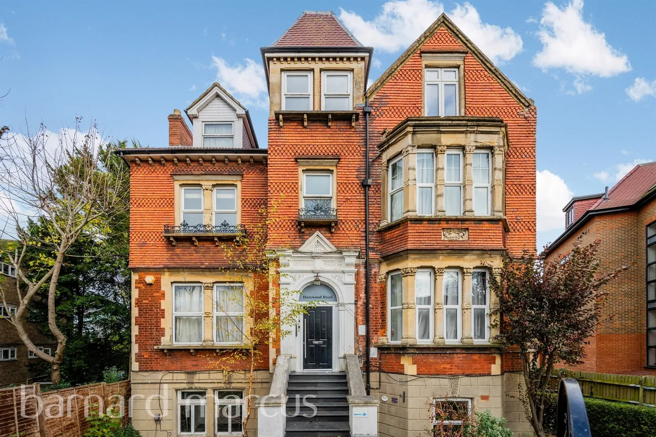 2 bed flat for sale — Harewood Road, South Croydon