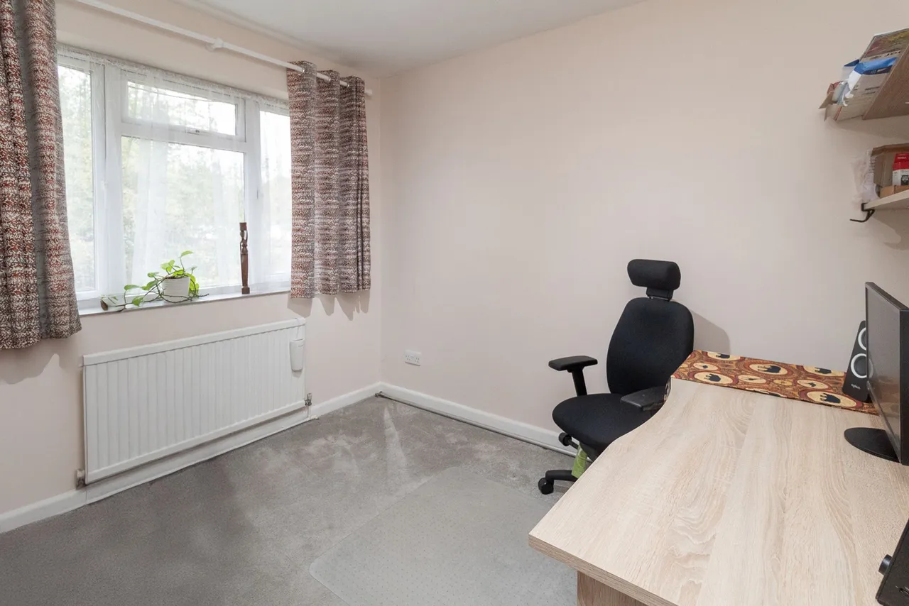 Heronsgate, Edgware, HA8, photo 4