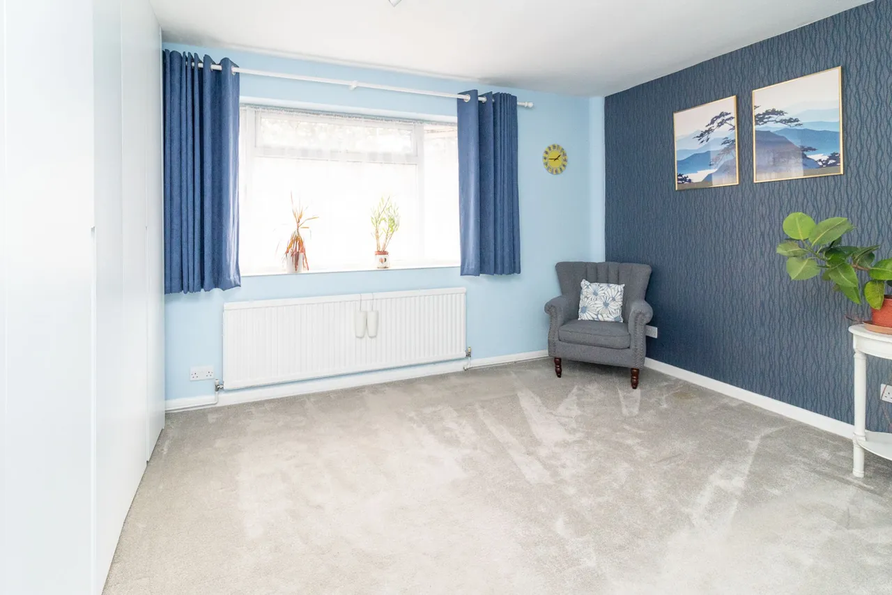 Heronsgate, Edgware, HA8, photo 3