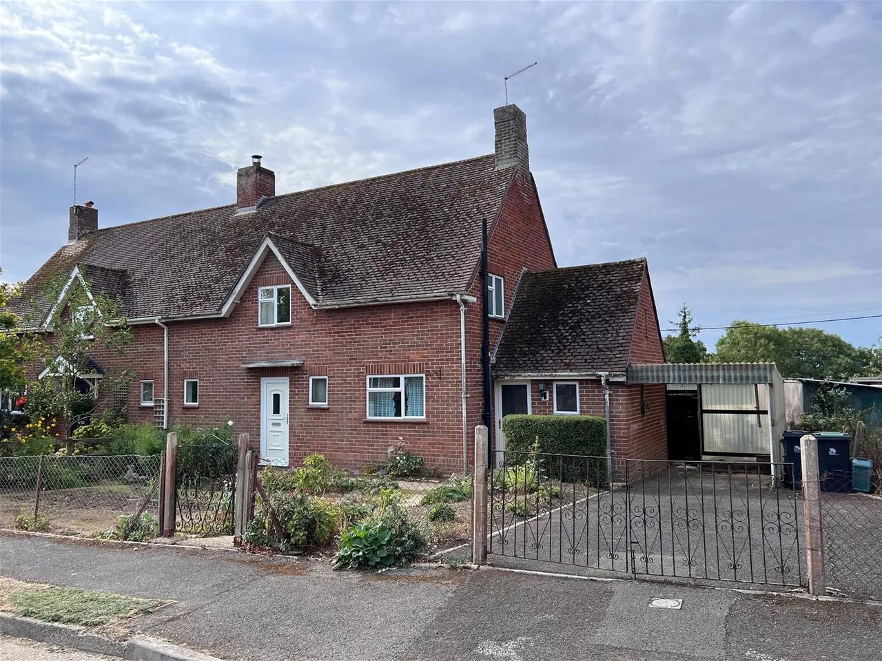 3 bed property for sale — Pill Meadow Kington Magna, Gillingham, Dorset SP8 5EN