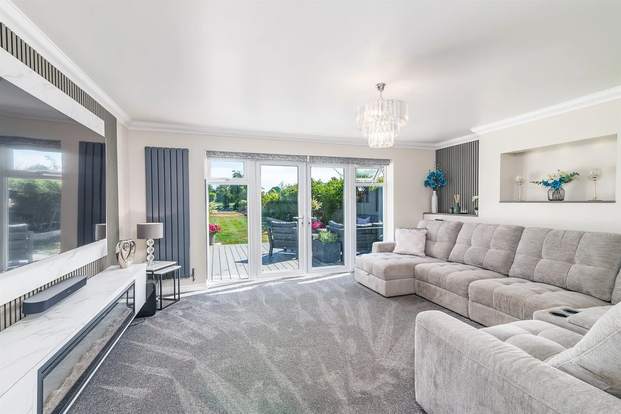 4 bed house for sale — The Street, Latchingdon, Chelmsford