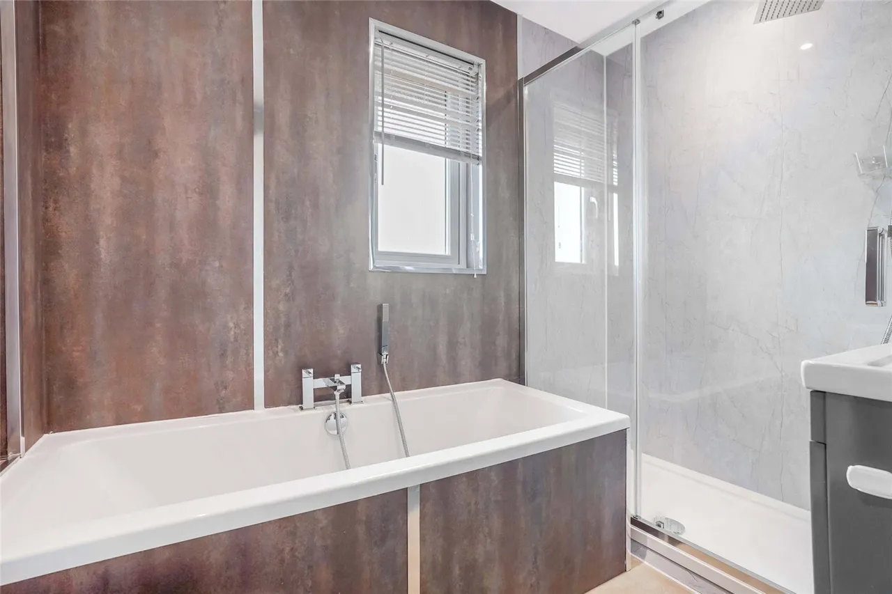Southview Court, GLASGOW, Lanarkshire, G64, photo 16