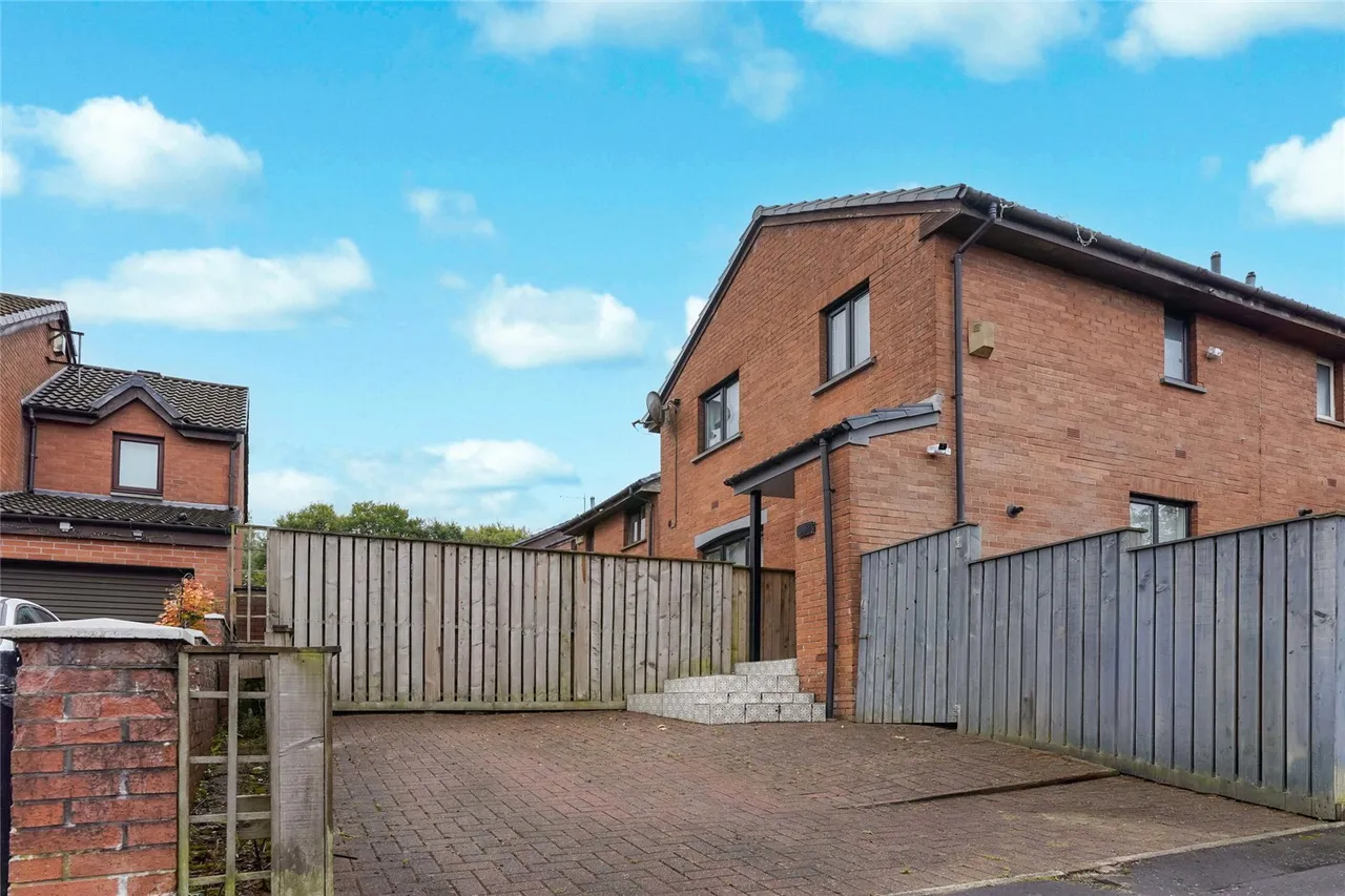 Southview Court, GLASGOW, Lanarkshire, G64, photo 27