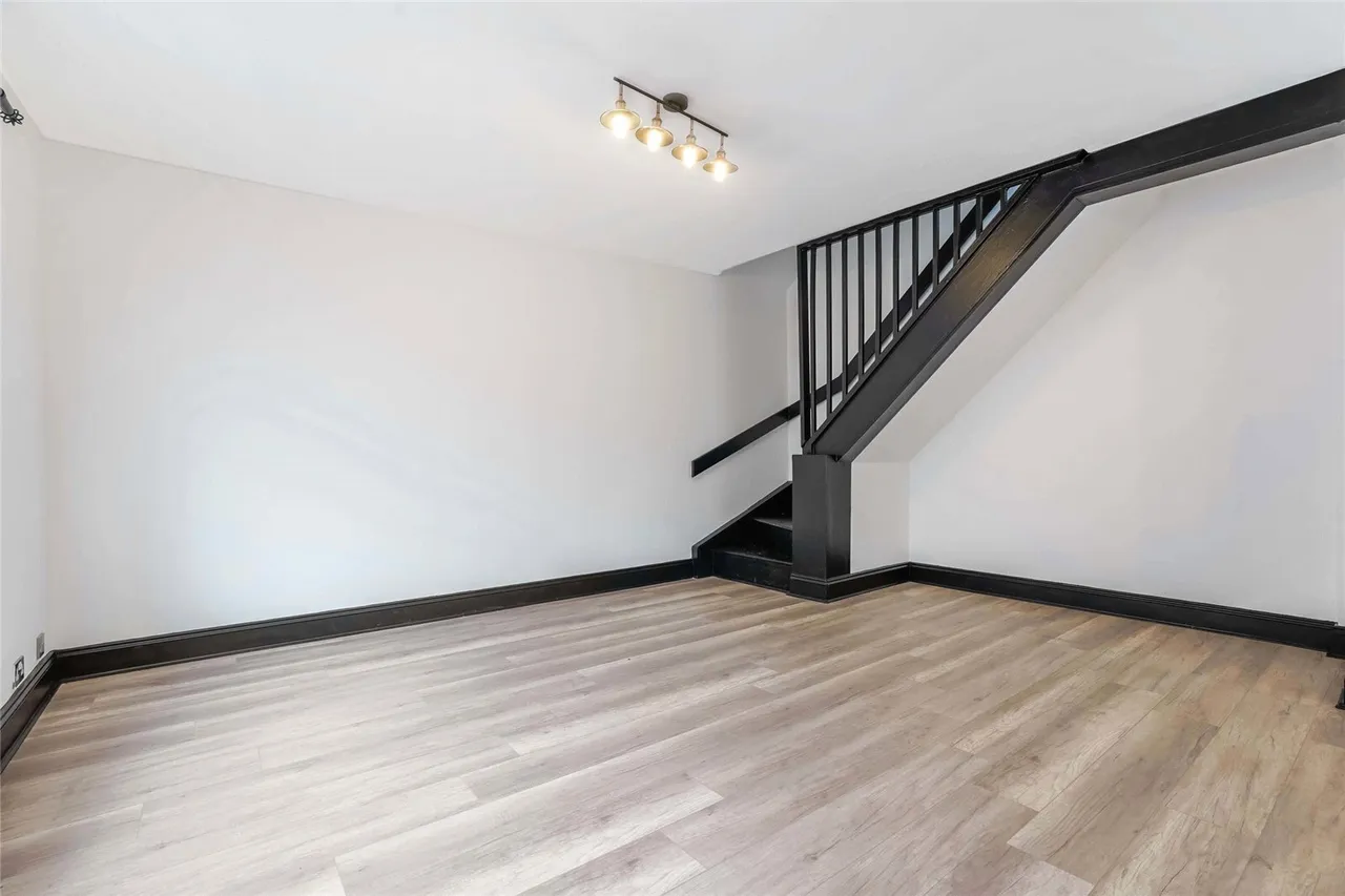 Southview Court, GLASGOW, Lanarkshire, G64, photo 5