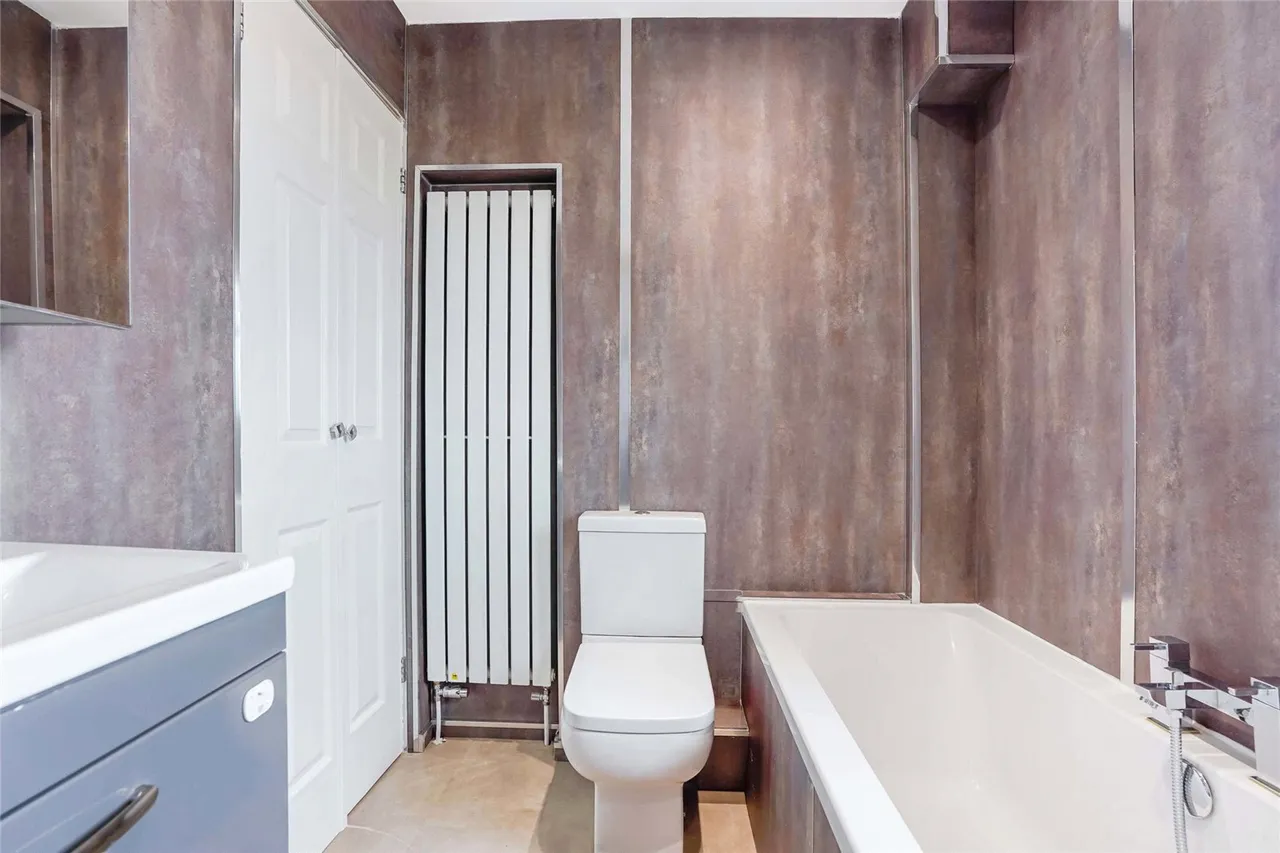 Southview Court, GLASGOW, Lanarkshire, G64, photo 20