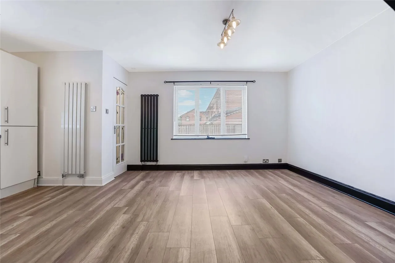 Southview Court, GLASGOW, Lanarkshire, G64, photo 4
