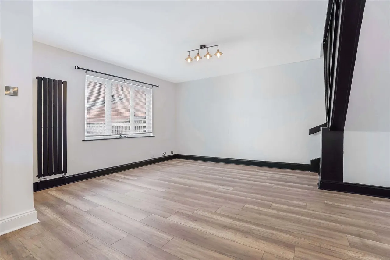Southview Court, GLASGOW, Lanarkshire, G64, photo 3