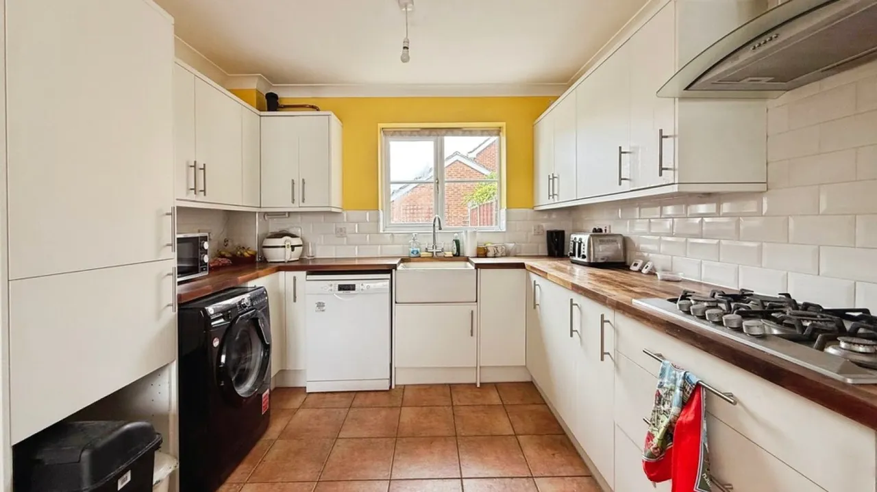 Fell Road, Westbury, photo 7