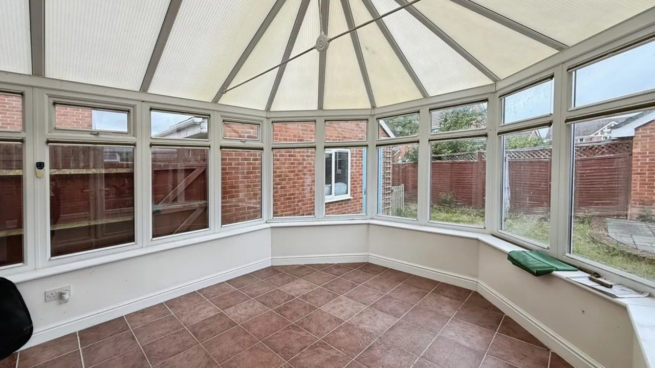 Fell Road, Westbury, photo 8