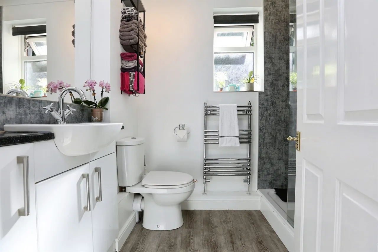 School Road, Bursledon, SO31, photo 16