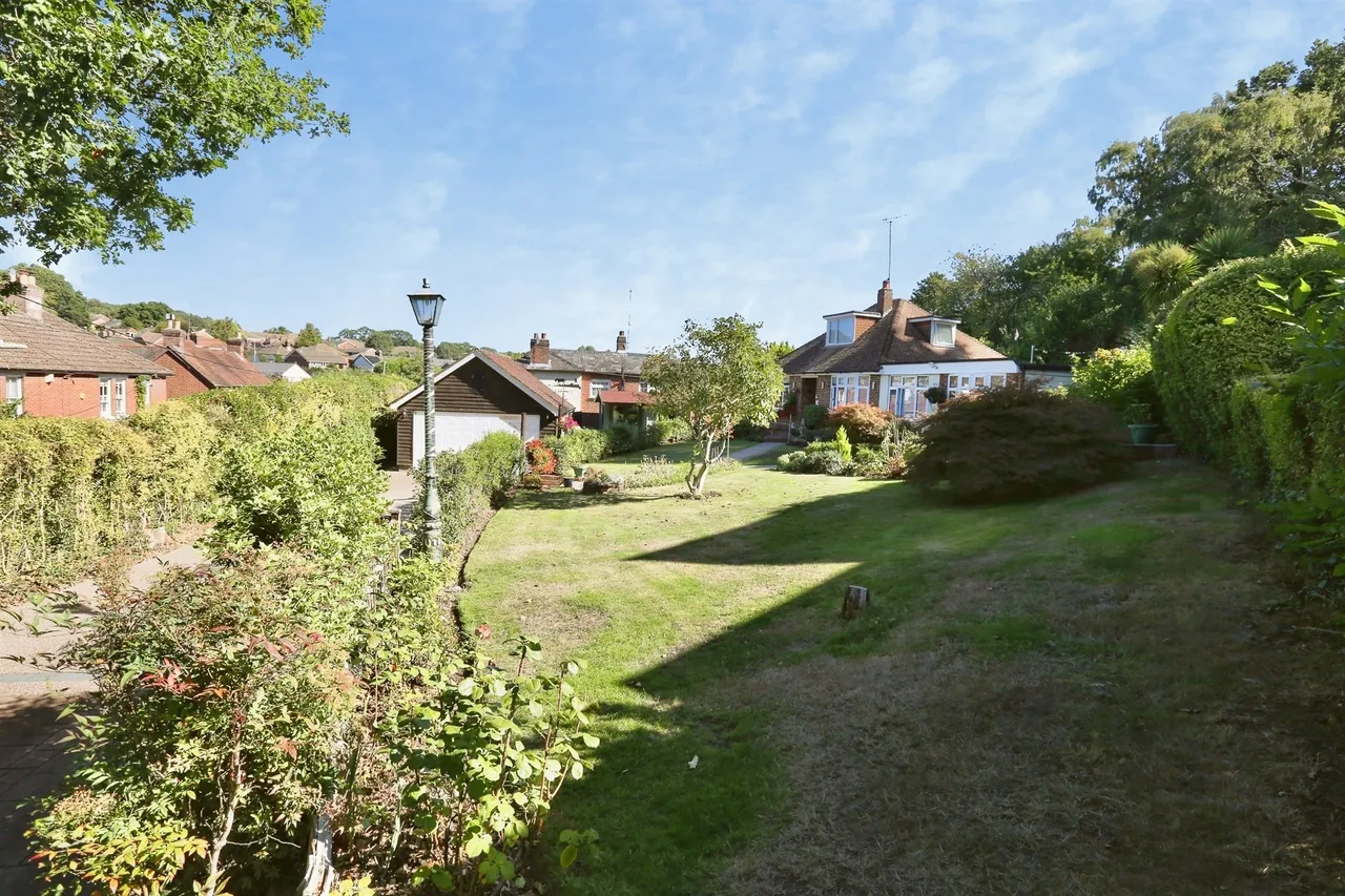 School Road, Bursledon, SO31, photo 22